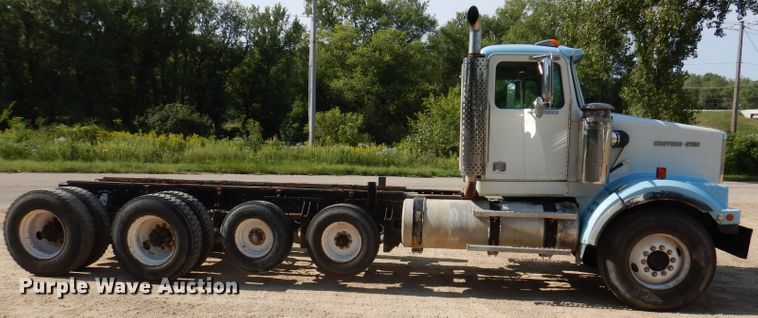 image for item IN9976 1992 Western Star 4864F  truck cab and chassis