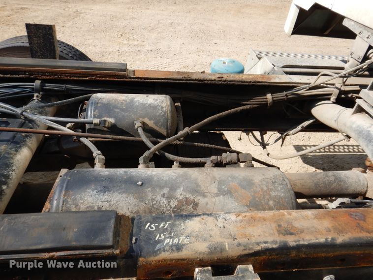 image for item IN9976 1992 Western Star 4864F  truck cab and chassis