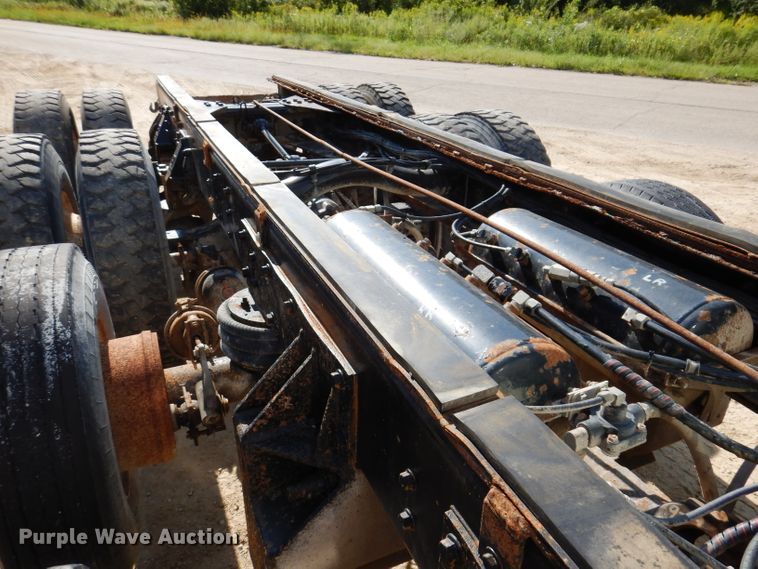 image for item IN9976 1992 Western Star 4864F  truck cab and chassis