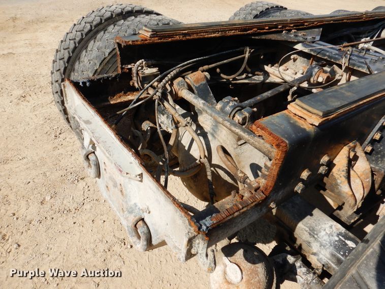 image for item IN9976 1992 Western Star 4864F  truck cab and chassis