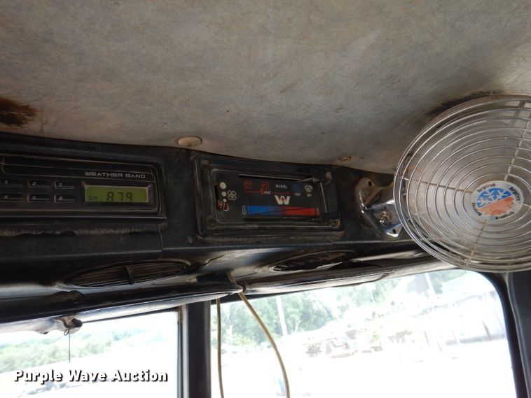 image for item IN9976 1992 Western Star 4864F  truck cab and chassis