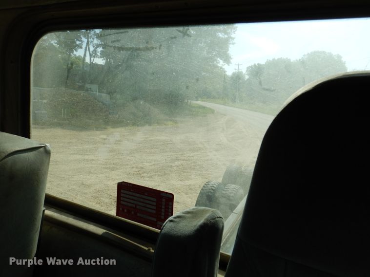 image for item IN9976 1992 Western Star 4864F  truck cab and chassis