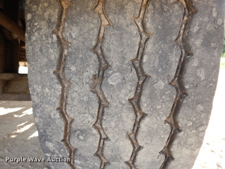 image for item IN9976 1992 Western Star 4864F  truck cab and chassis