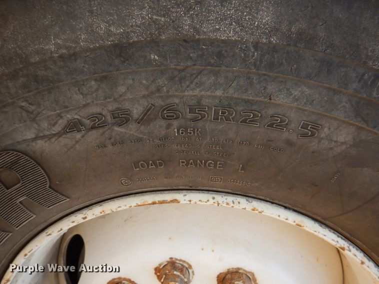 image for item IN9976 1992 Western Star 4864F  truck cab and chassis