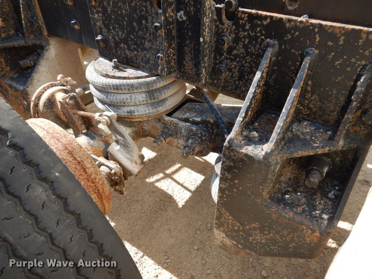 image for item IN9976 1992 Western Star 4864F  truck cab and chassis