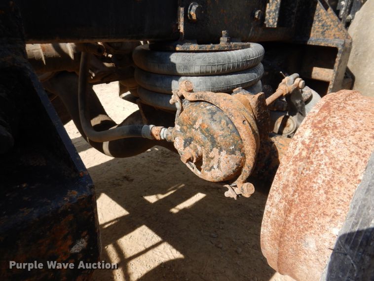 image for item IN9976 1992 Western Star 4864F  truck cab and chassis