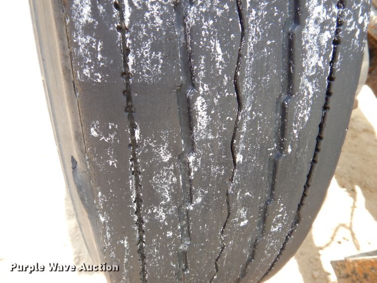 image for item IN9976 1992 Western Star 4864F  truck cab and chassis