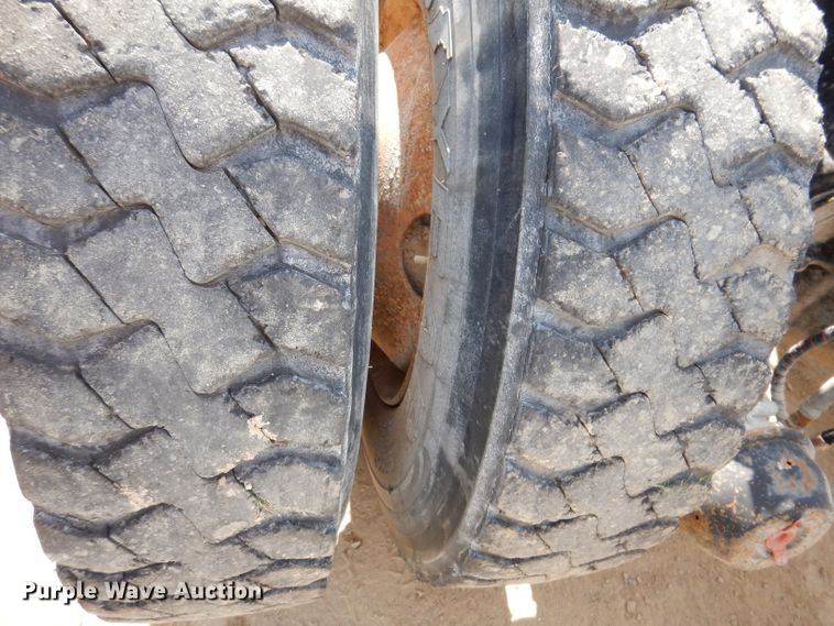 image for item IN9976 1992 Western Star 4864F  truck cab and chassis