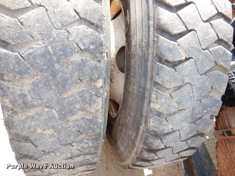 image for item IN9976 1992 Western Star 4864F  truck cab and chassis