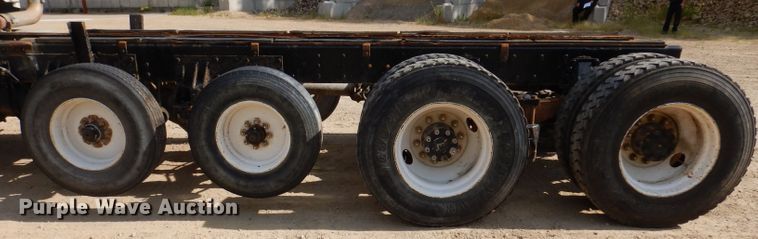 image for item IN9976 1992 Western Star 4864F  truck cab and chassis