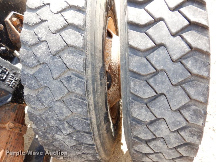 image for item IN9976 1992 Western Star 4864F  truck cab and chassis