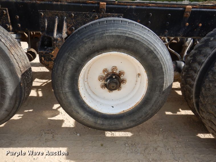 image for item IN9976 1992 Western Star 4864F  truck cab and chassis