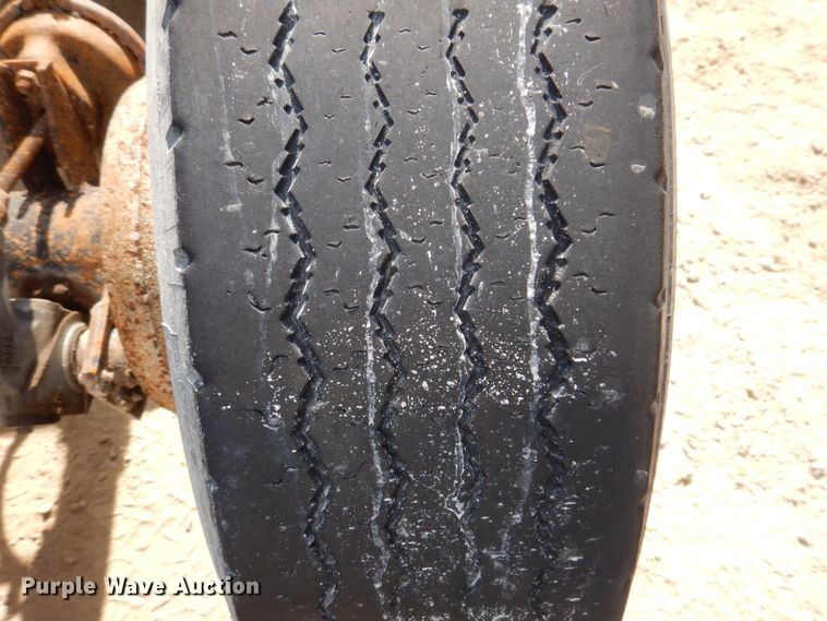 image for item IN9976 1992 Western Star 4864F  truck cab and chassis