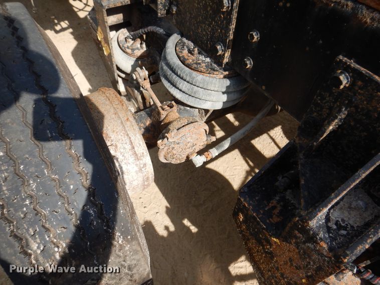 image for item IN9976 1992 Western Star 4864F  truck cab and chassis