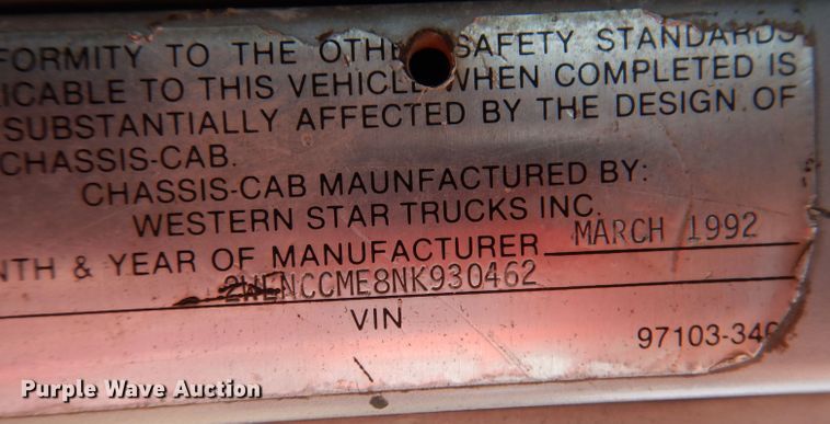 image for item IN9976 1992 Western Star 4864F  truck cab and chassis