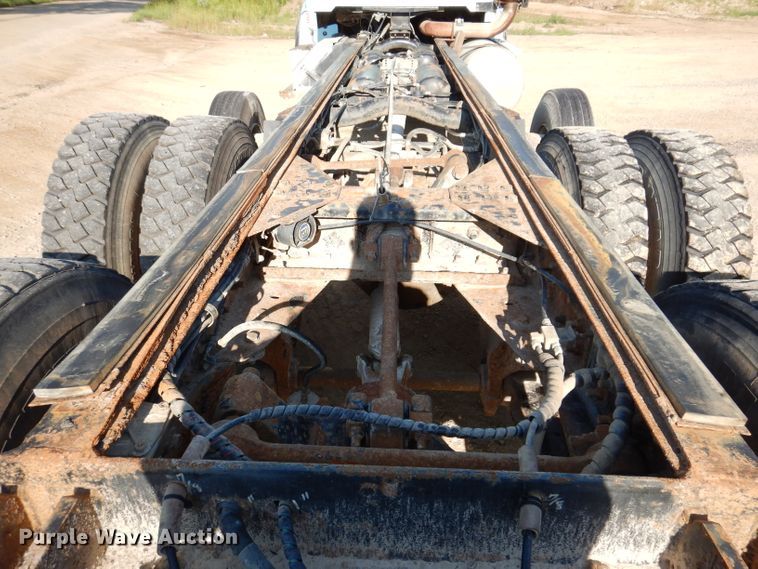 image for item IN9977 1992 Western Star 4864F  truck cab and chassis