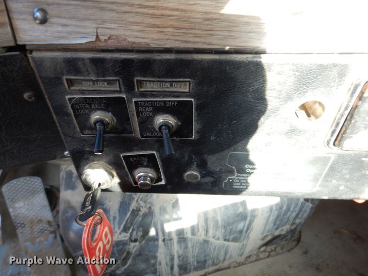 image for item IN9977 1992 Western Star 4864F  truck cab and chassis