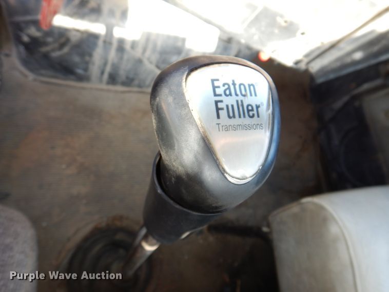 image for item IN9977 1992 Western Star 4864F  truck cab and chassis