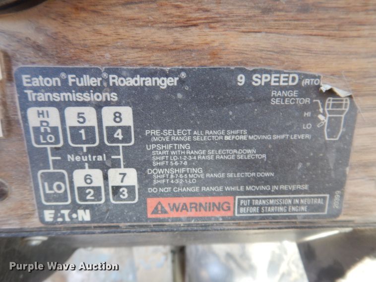 image for item IN9977 1992 Western Star 4864F  truck cab and chassis