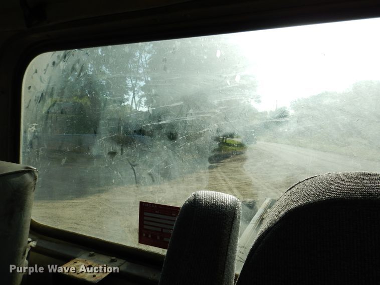 image for item IN9977 1992 Western Star 4864F  truck cab and chassis