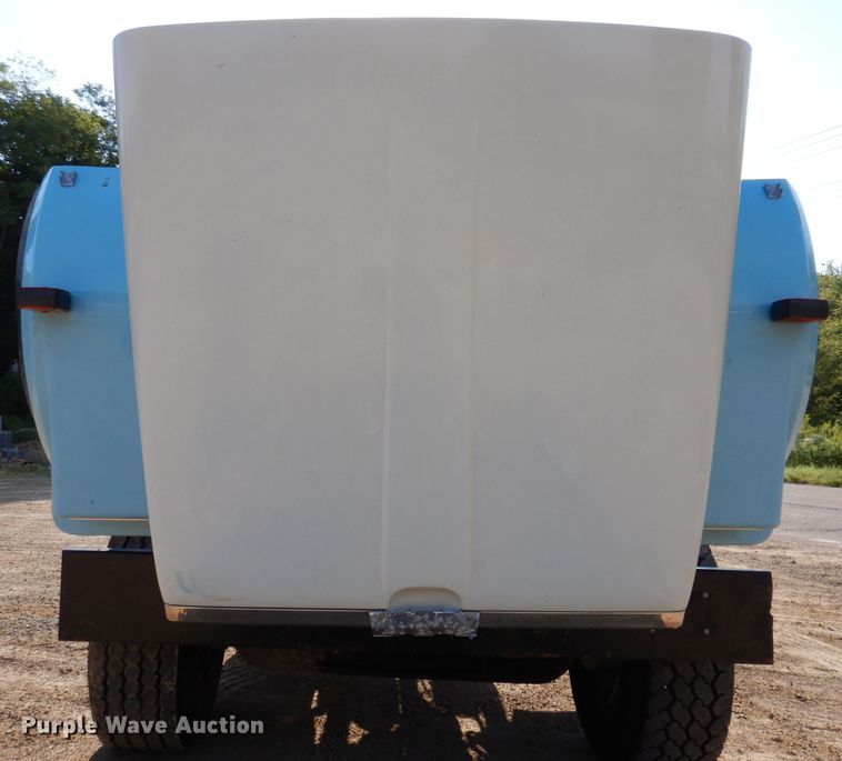 image for item IN9977 1992 Western Star 4864F  truck cab and chassis