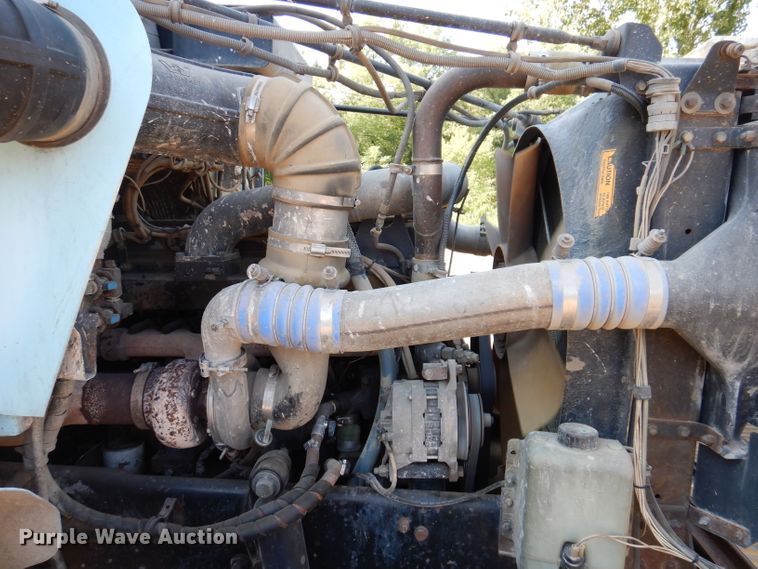 image for item IN9977 1992 Western Star 4864F  truck cab and chassis