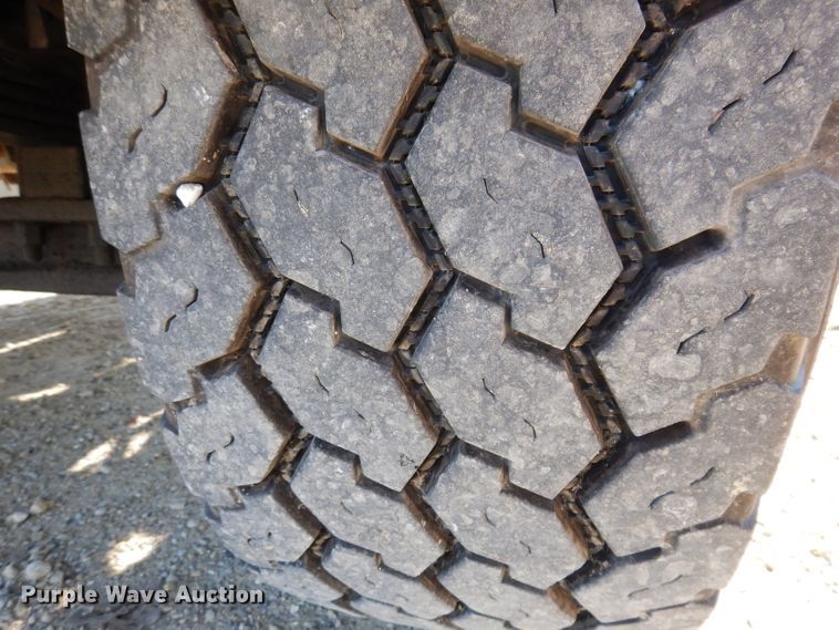 image for item IN9977 1992 Western Star 4864F  truck cab and chassis