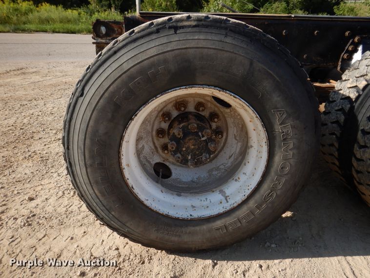 image for item IN9977 1992 Western Star 4864F  truck cab and chassis