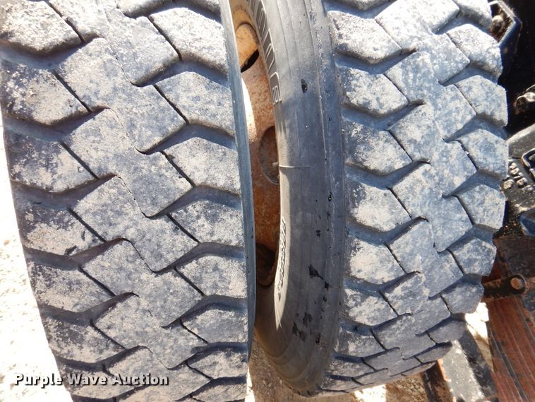 image for item IN9977 1992 Western Star 4864F  truck cab and chassis