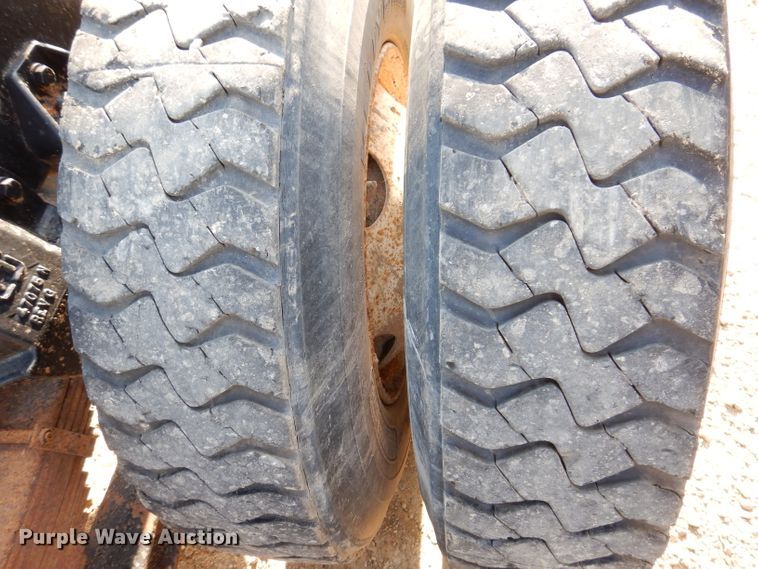 image for item IN9977 1992 Western Star 4864F  truck cab and chassis