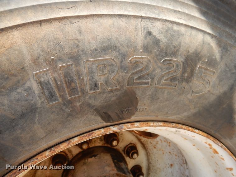 image for item IN9977 1992 Western Star 4864F  truck cab and chassis