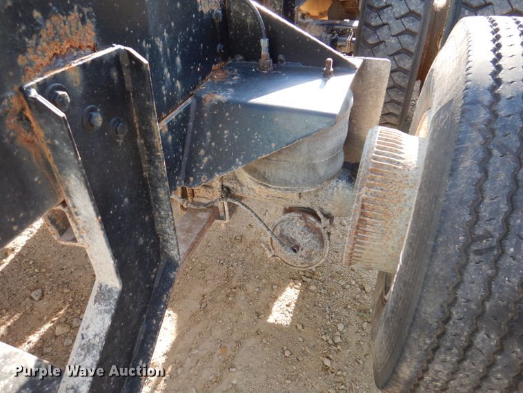 image for item IN9977 1992 Western Star 4864F  truck cab and chassis