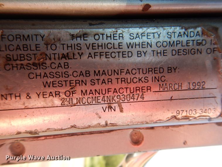 image for item IN9977 1992 Western Star 4864F  truck cab and chassis