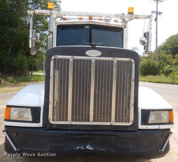 image for item IN9978 1996 Peterbilt 377  toter truck