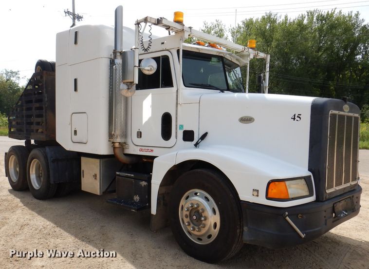 image for item IN9978 1996 Peterbilt 377  toter truck