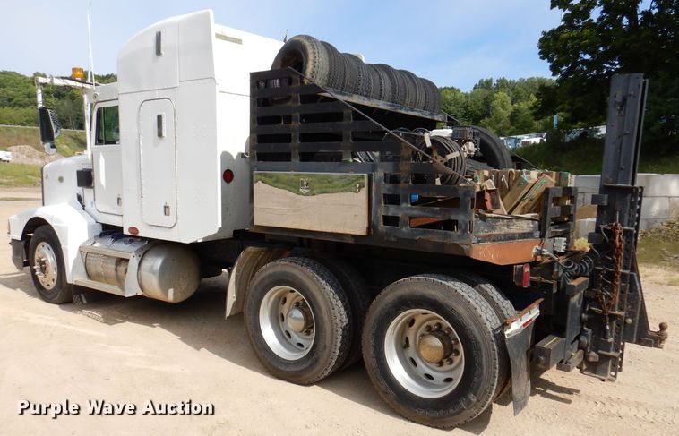 image for item IN9978 1996 Peterbilt 377  toter truck