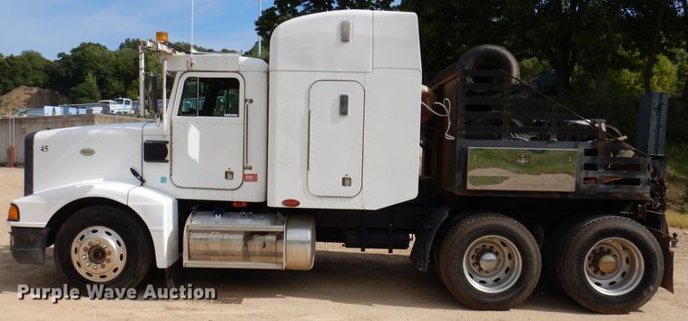 image for item IN9978 1996 Peterbilt 377  toter truck