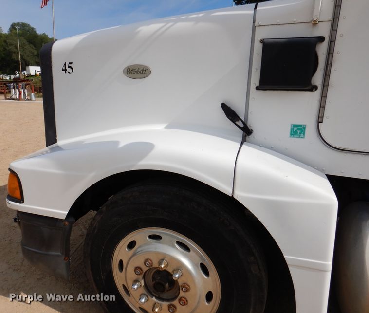 image for item IN9978 1996 Peterbilt 377  toter truck