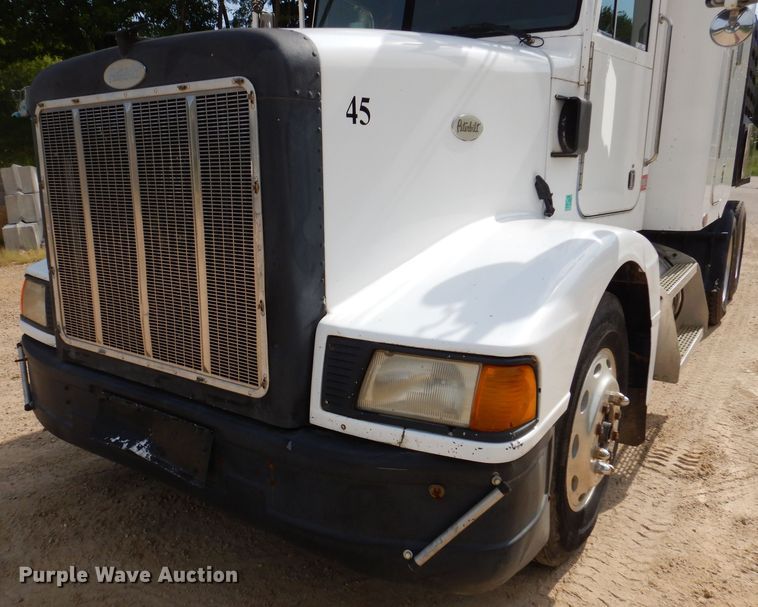 image for item IN9978 1996 Peterbilt 377  toter truck