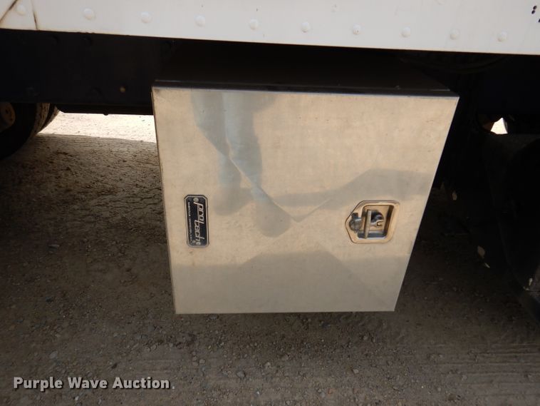 image for item IN9978 1996 Peterbilt 377  toter truck