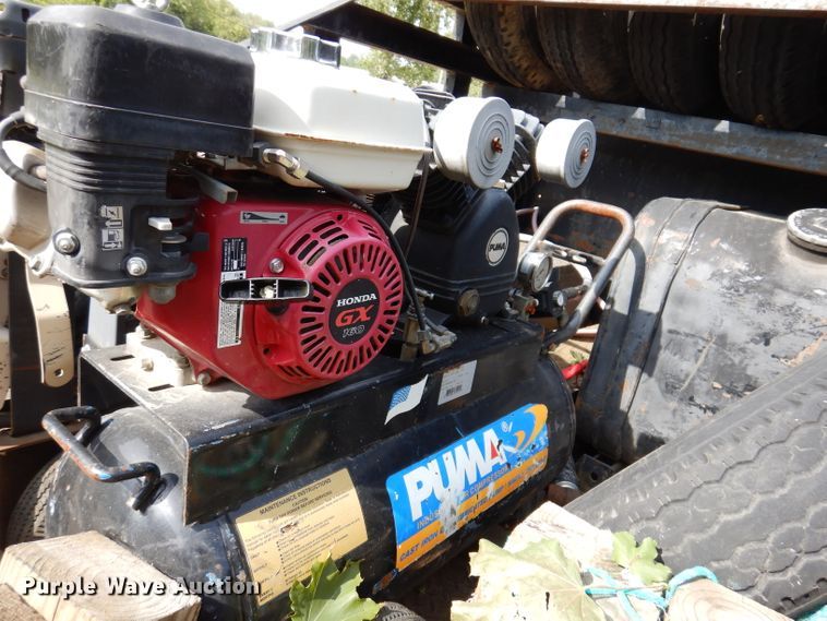 image for item IN9978 1996 Peterbilt 377  toter truck