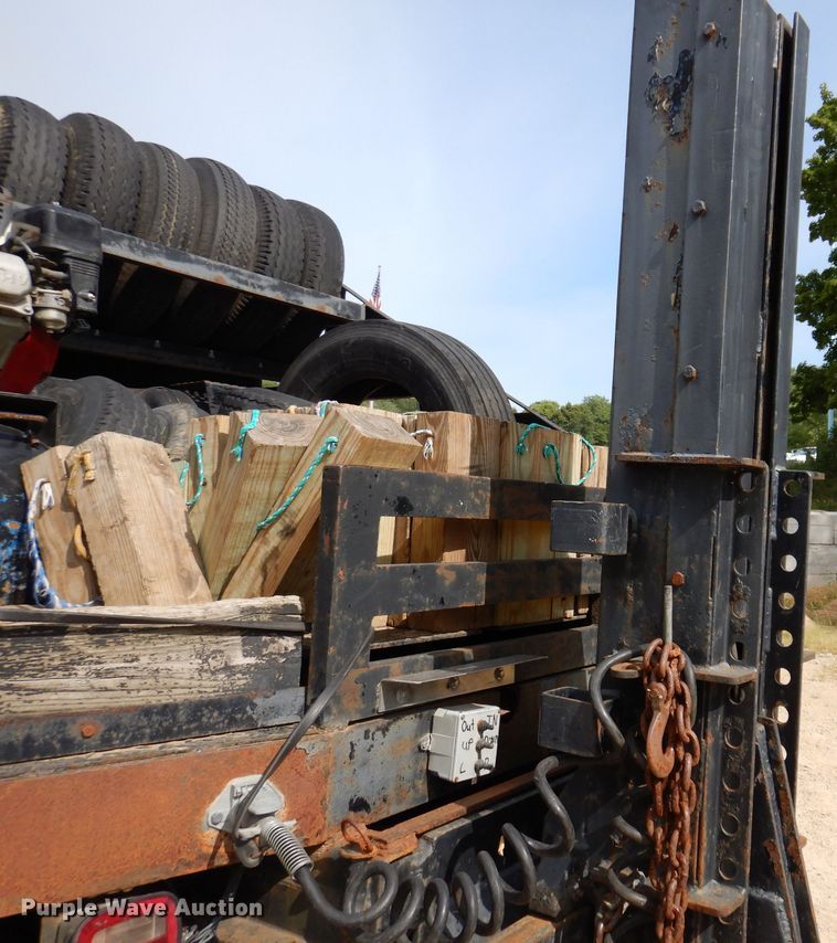 image for item IN9978 1996 Peterbilt 377  toter truck