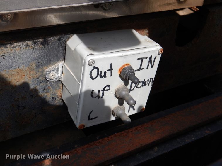 image for item IN9978 1996 Peterbilt 377  toter truck