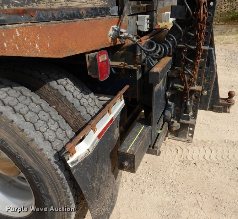 image for item IN9978 1996 Peterbilt 377  toter truck