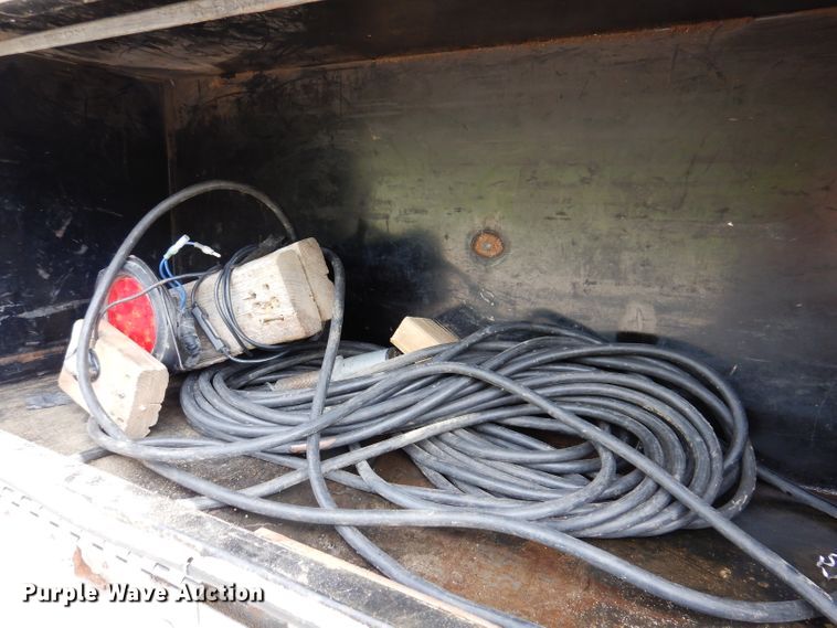 image for item IN9978 1996 Peterbilt 377  toter truck