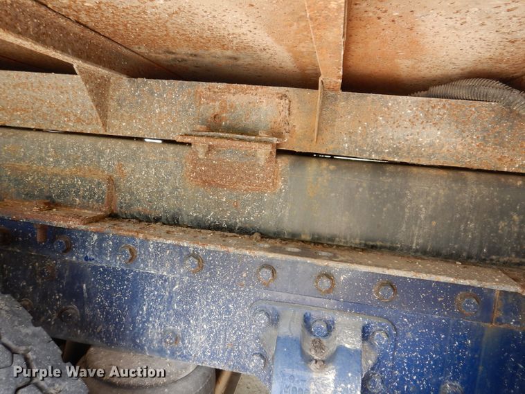 image for item IN9978 1996 Peterbilt 377  toter truck