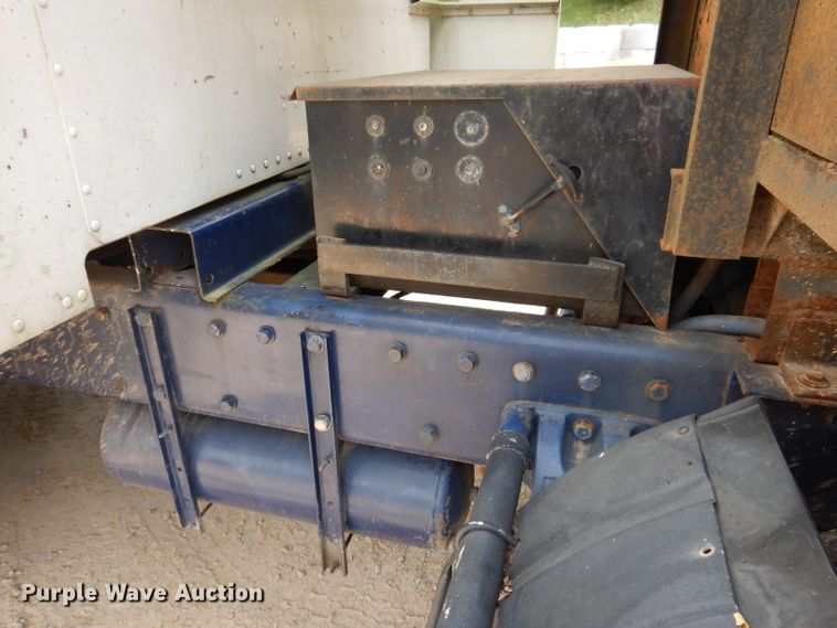 image for item IN9978 1996 Peterbilt 377  toter truck