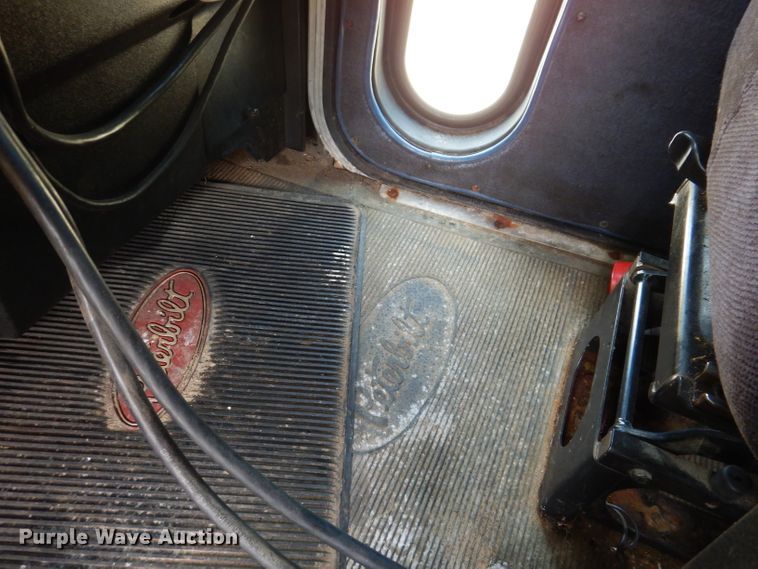 image for item IN9978 1996 Peterbilt 377  toter truck