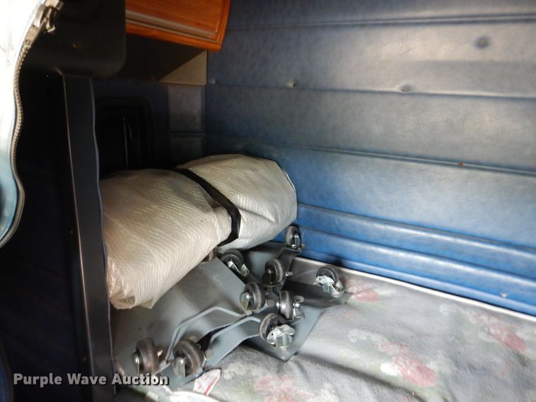 image for item IN9978 1996 Peterbilt 377  toter truck