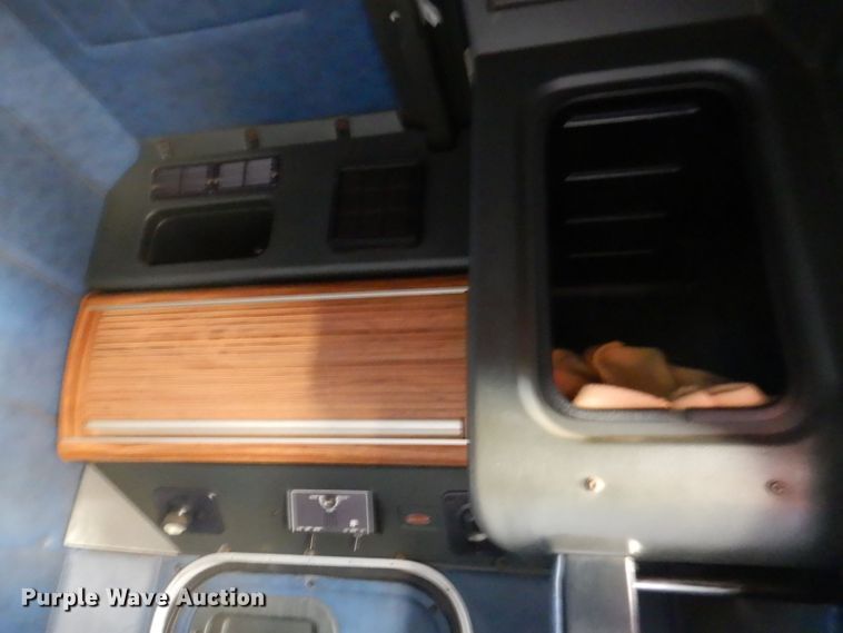 image for item IN9978 1996 Peterbilt 377  toter truck